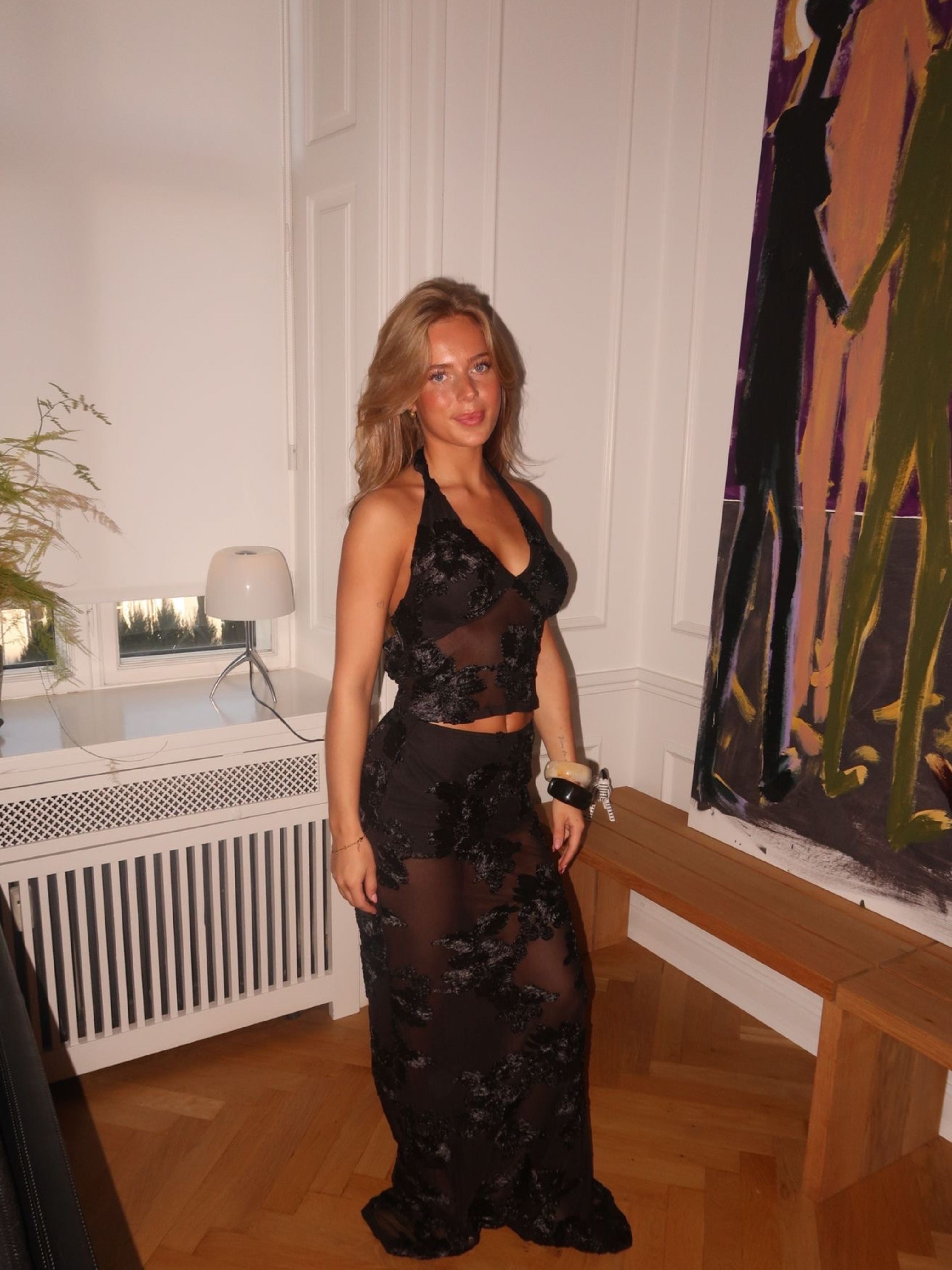Kivo Embroidered Mesh Set