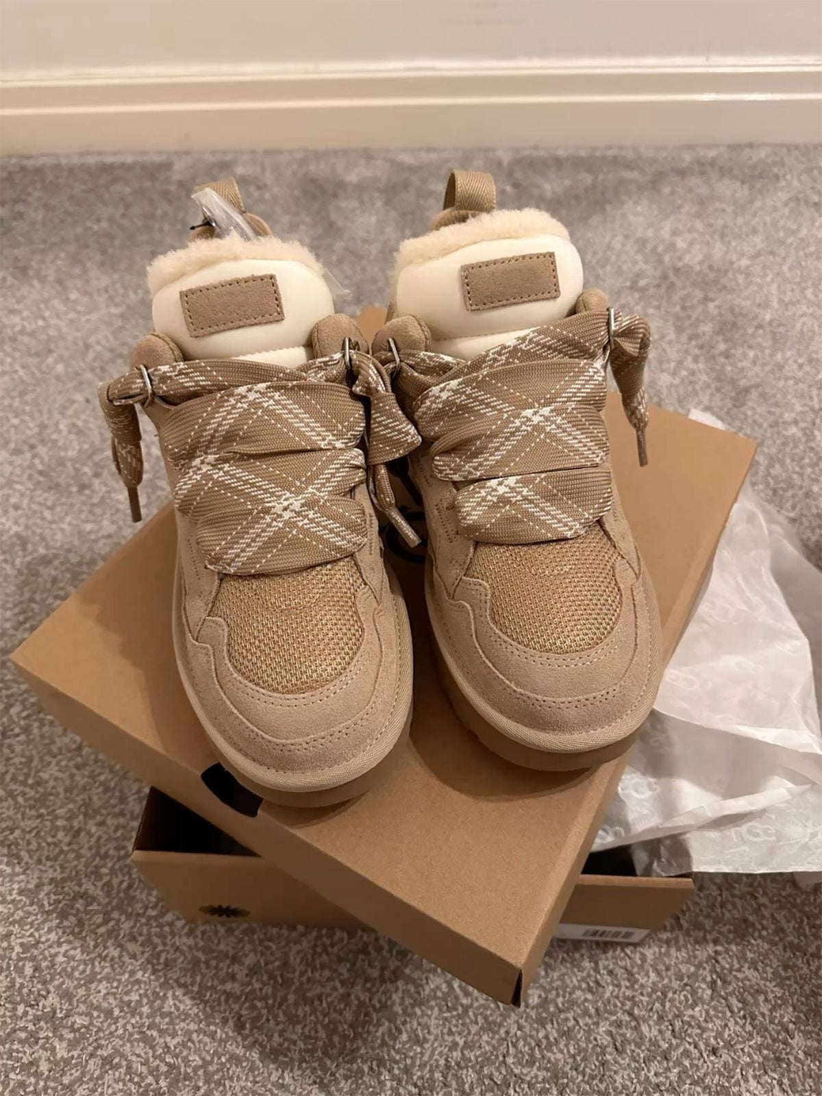 Amor Signature Sneakers