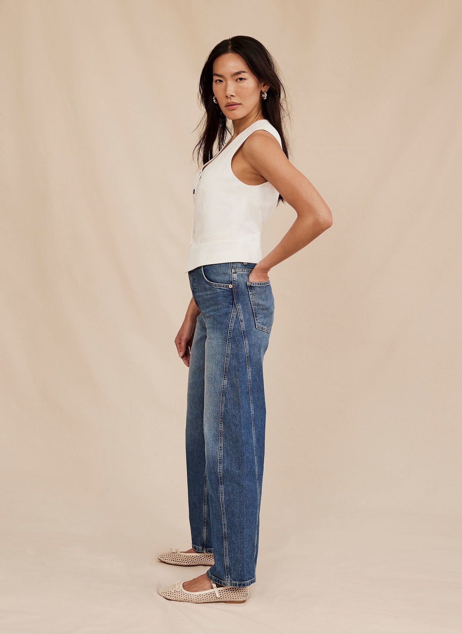 Cropped Barrel Leg Jeans